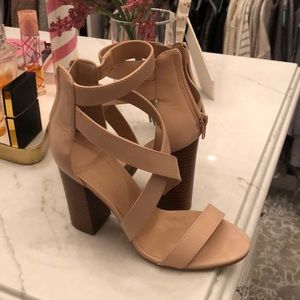 Nude open toe straps shoes